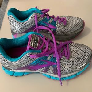 Brooks Adrenaline GTS 17